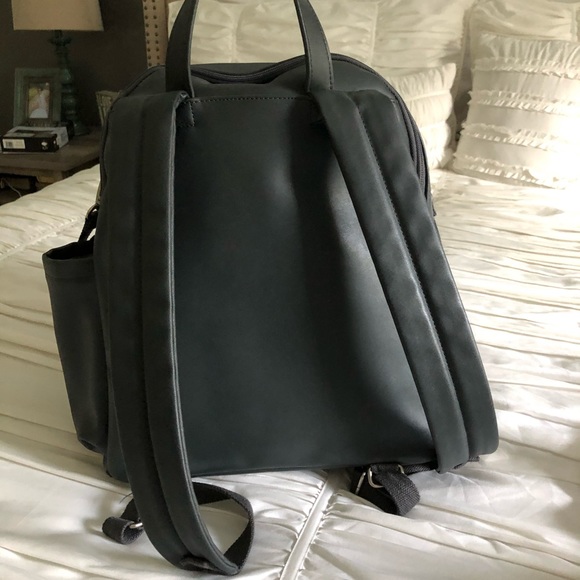 Skip Hop Diaper Bag/Backpack - Picture 2 of 6